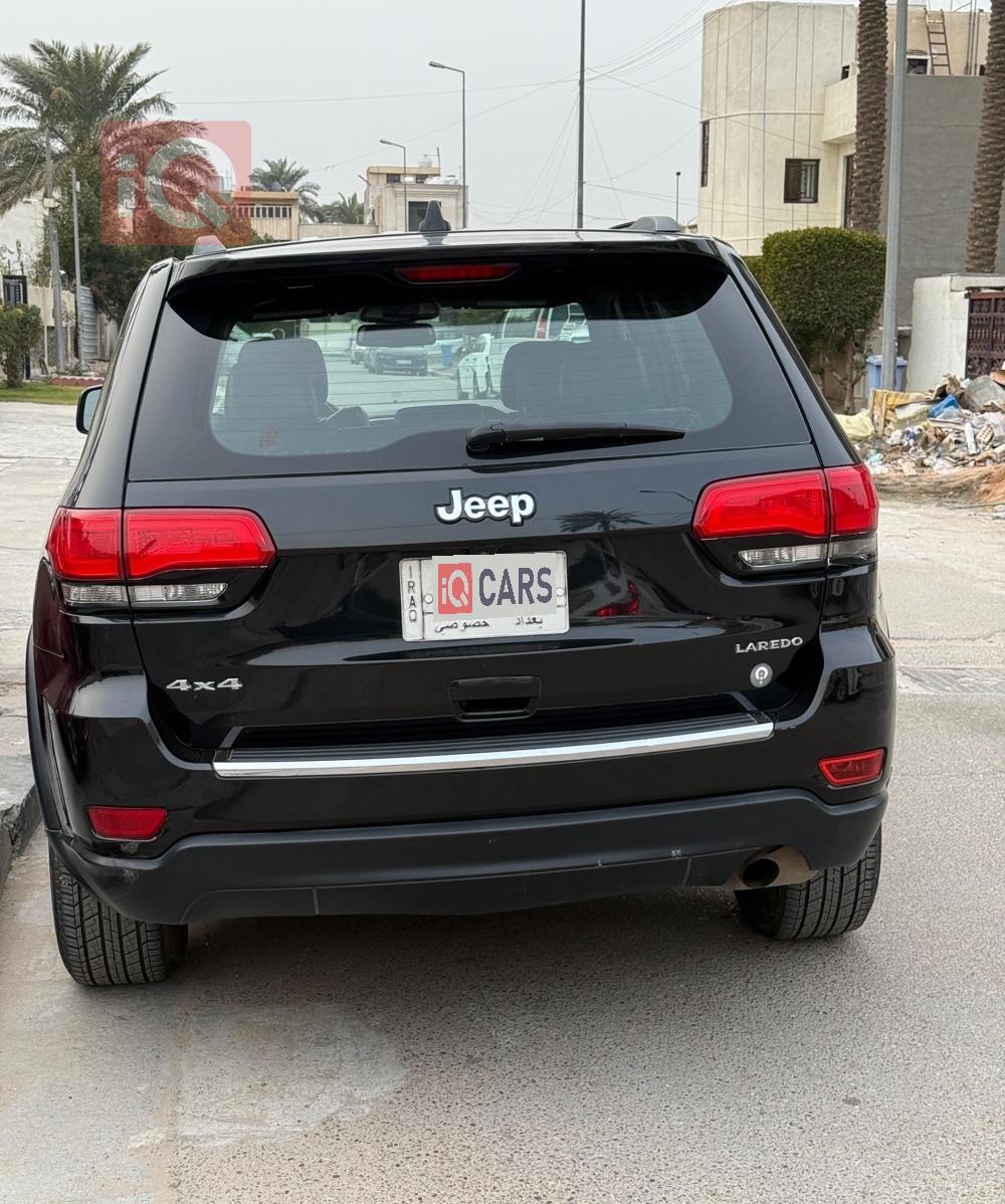 جیپ گراند شیرۆکی